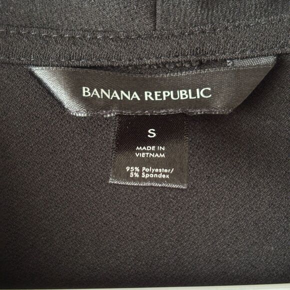 Banana Republic Sleeveless Black Criss Cross Front Top - Size Small - Picture 3 of 7